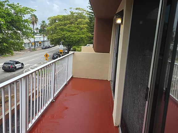 4th image of 1175 Normandy Dr APT 3B