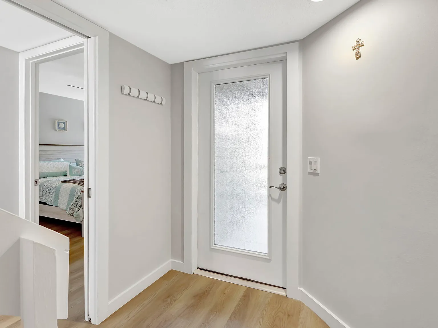 264 NE Edgewater Dr — Photo 3