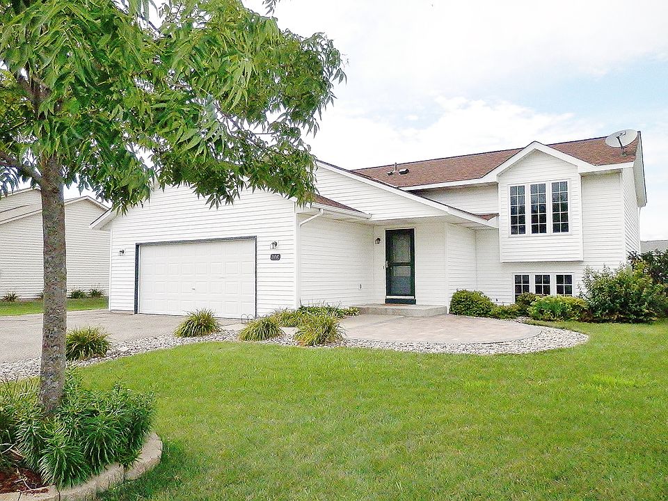 1st image of 708 Heritage Ln