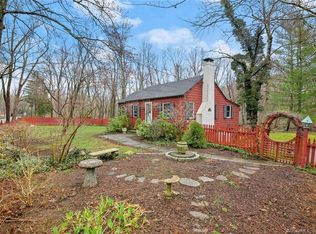 1 Crow Hollow Ln, Westport, CT 06880