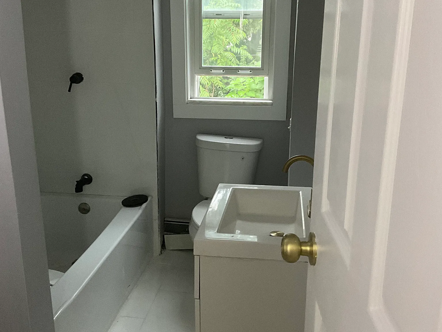 3 bed, 1400 sqft, $2,400 — Photo 3