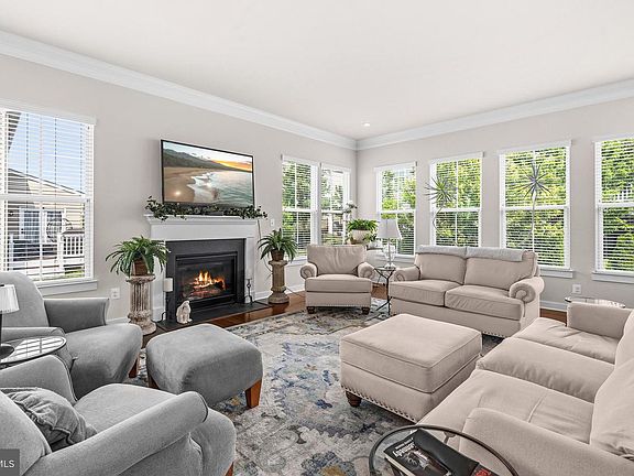 5th image of 106 Fringetree Ct