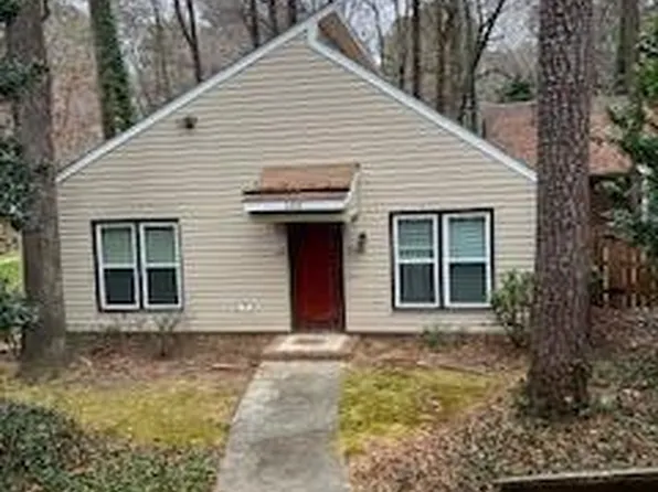 104 Bonnell Ct, Cary, NC 27511