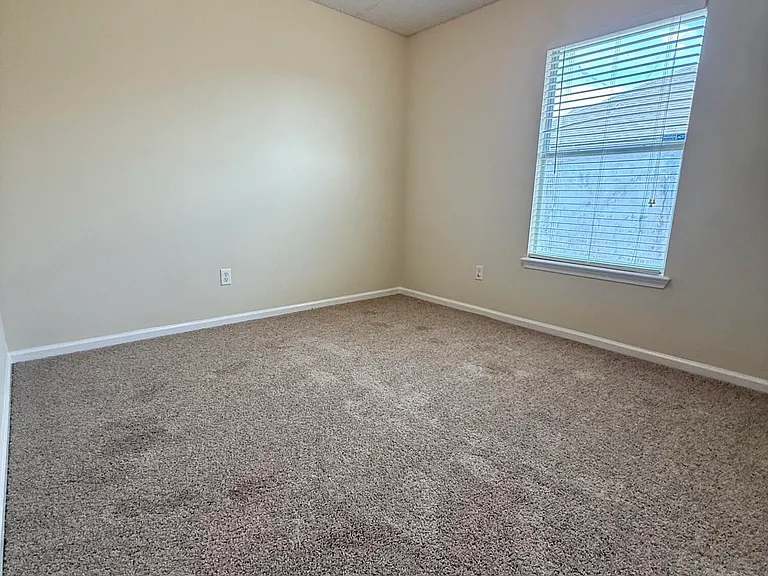 3150 Highland Grove Dr — Photo 40
