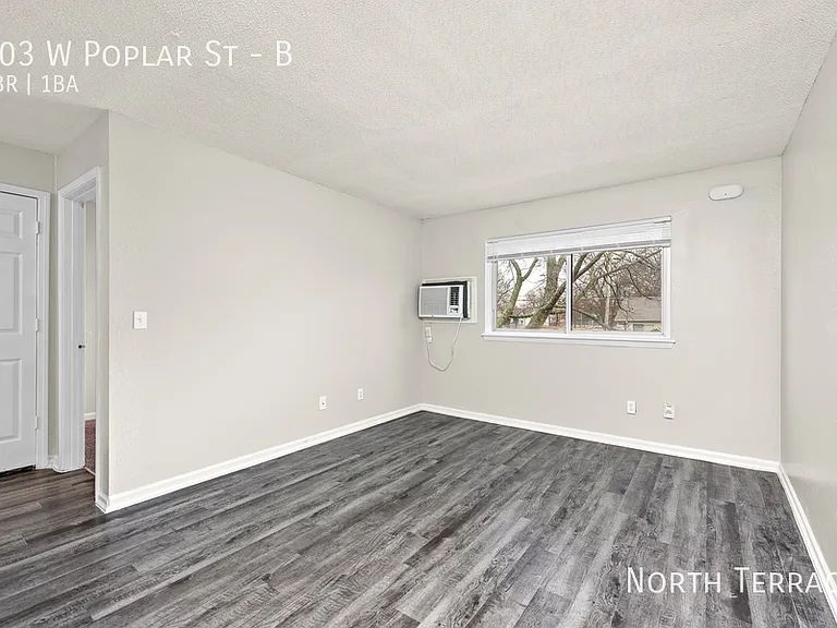 Poplar Place — Photo 25