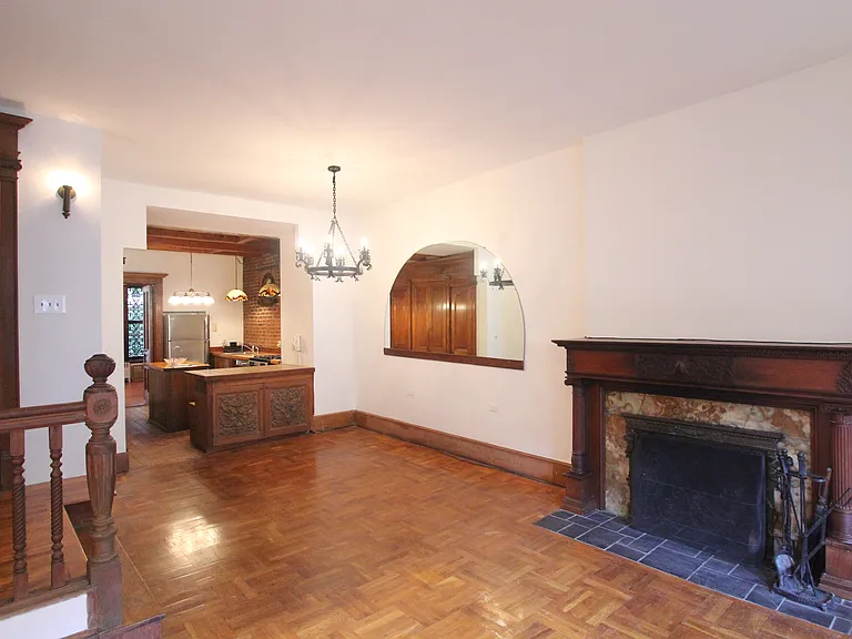 124 W 80th St #4 — Photo 2