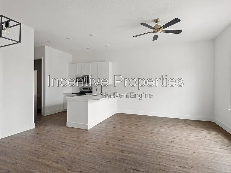 431 Braddock Ave — Photo 3