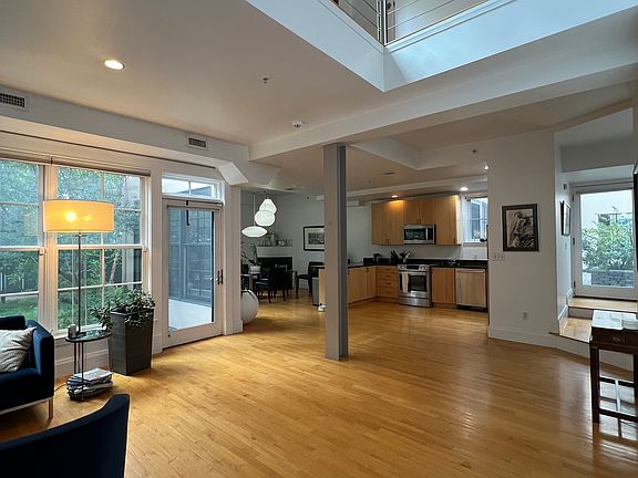 4th image of 98-100 Erie St #7