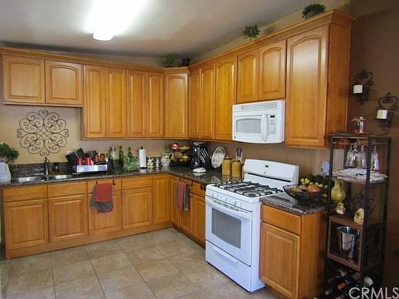 3rd image of 2683 E 8th St