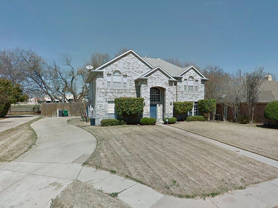 1st image of 305 Rolling Oak Dr