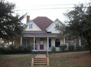 937 8th St, Cushing, TX 75760