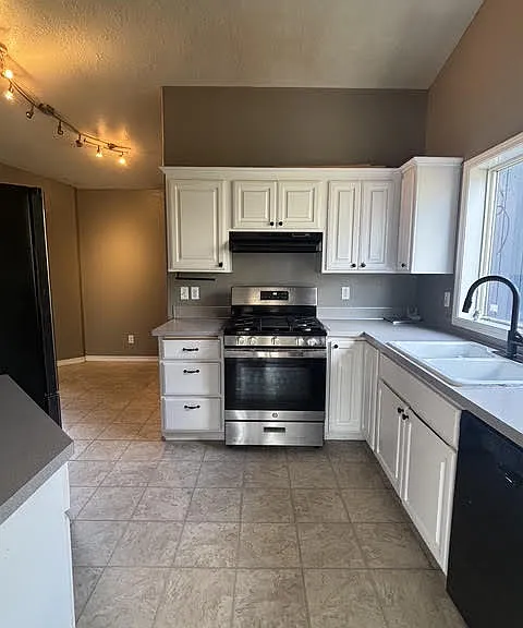 4346 Rogets Ct NE — Photo 4