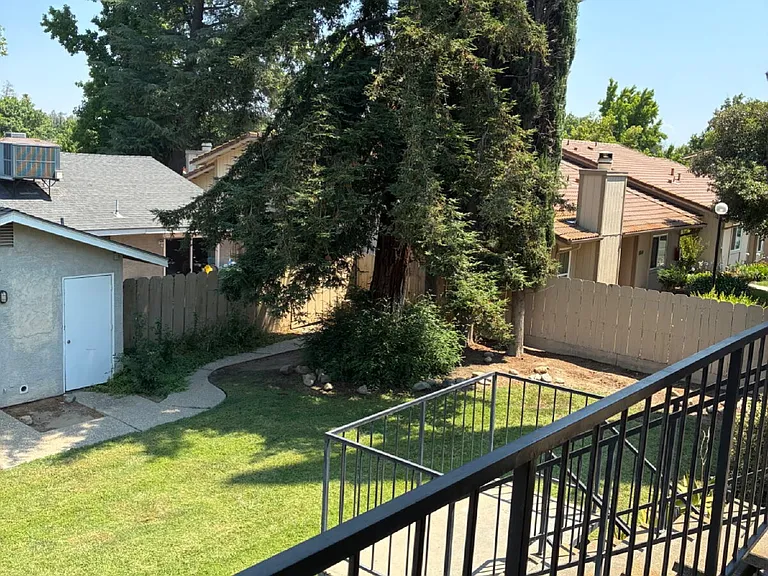1684 Conestoga Dr #C — Photo 25