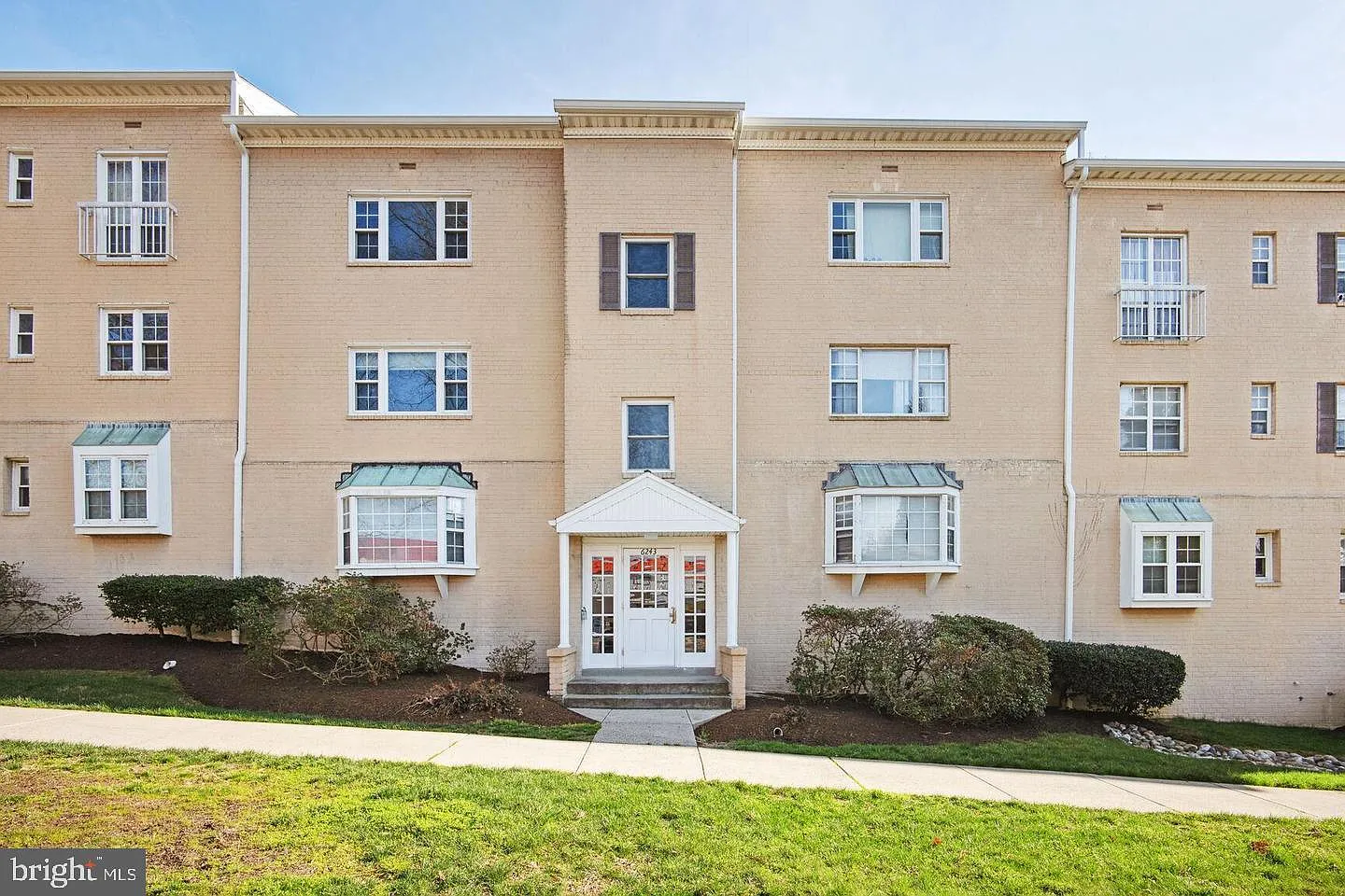 Villages At Falls Church — Photo 1