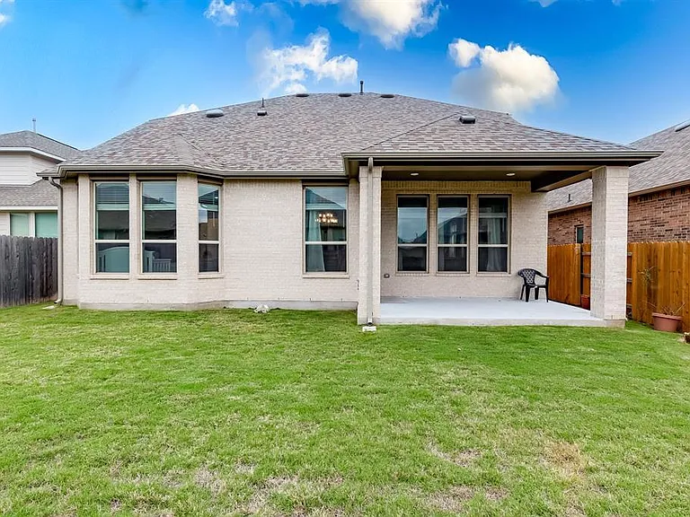833 Whitetail Dr — Photo 37