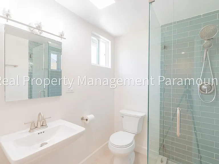1867 S Redondo Blvd — Photo 35