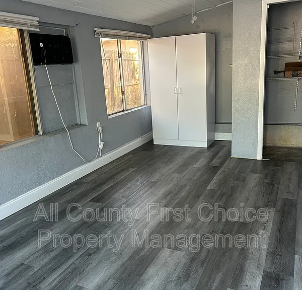 915 Ewing Ave — Photo 3