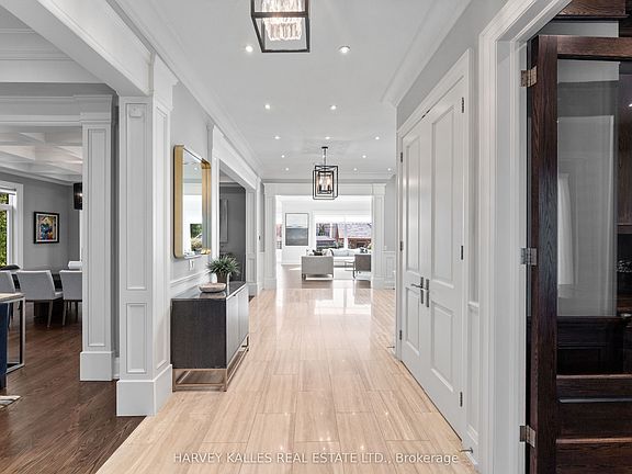 5th image of 717 Woburn Ave