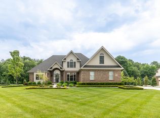 133 E Auburn Trl, Brighton, MI 48114