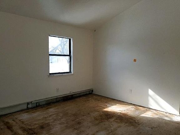 4th image of 118 S 28th St