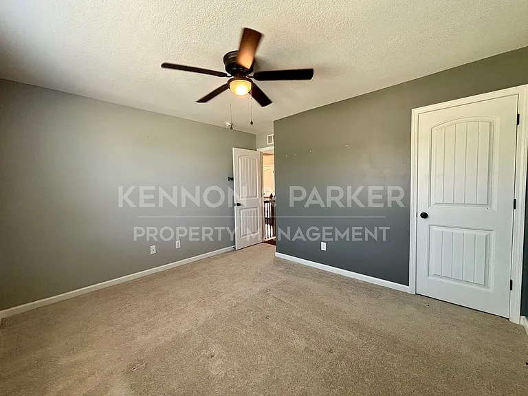 4526 Mountain Ivy Dr — Photo 28
