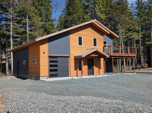 650 Allie Rd, Haines, AK 99827