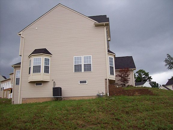 2nd image of 1195 Creekledge Ct