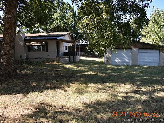 3rd image of 16048 Donna Ln
