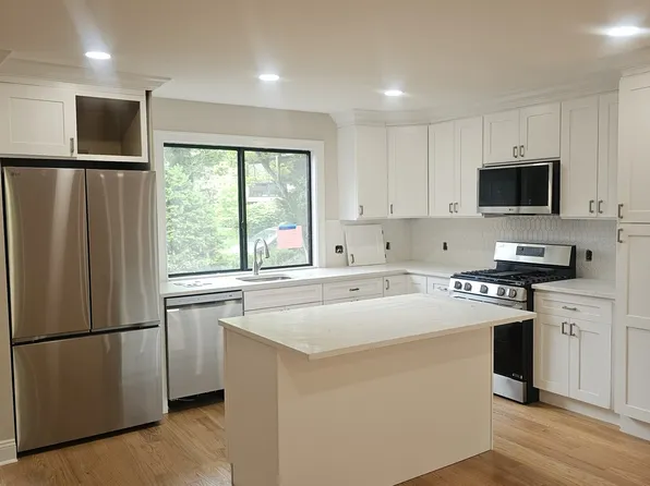 522 Iroquois Lane #B, Stratford, CT 06614