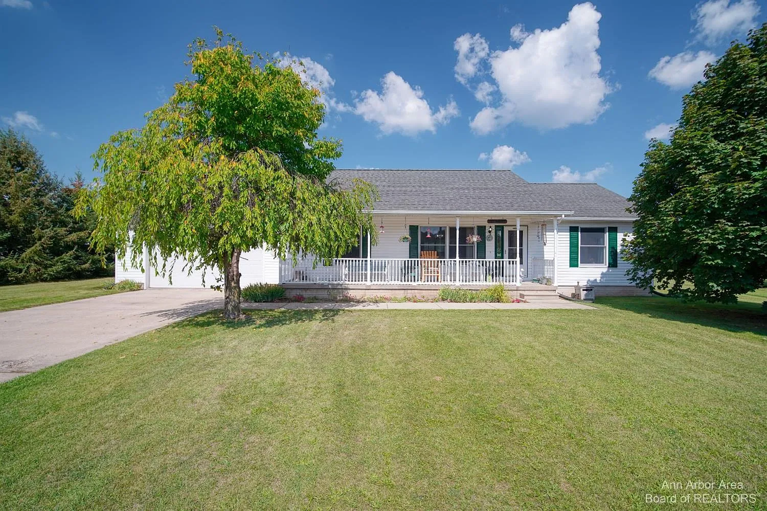 3568 Roberts Meadows Dr N photo 1