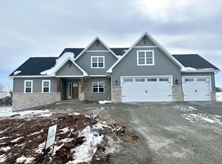 3041 Stone Fence Pl, Green Bay, WI 54311