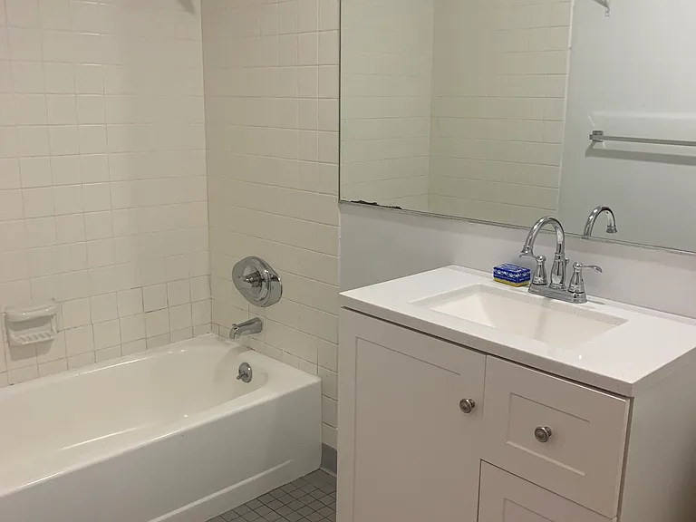 44 Sherman Ave #2J — Photo 4