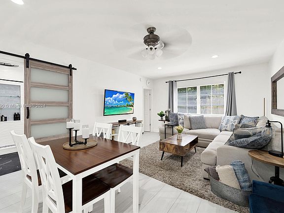 2nd image of 2424 SE 17th St APT 105B