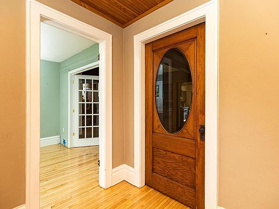 2nd image of 4027 27th Ave S