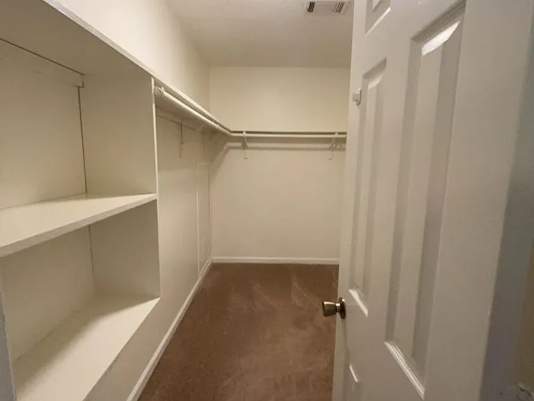 Creekwood Apartments — Photo 27