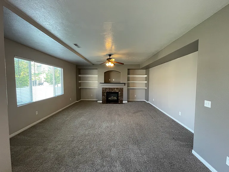 435 W Regatta Ln — Photo 11