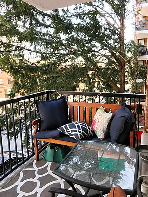 Rented by Prime Realty | media 10