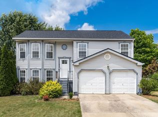 218 Monarch Dr, Pataskala, OH 43062