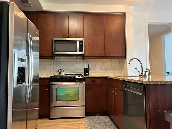 3rd image of 200 Manufacturers Rd APT 327