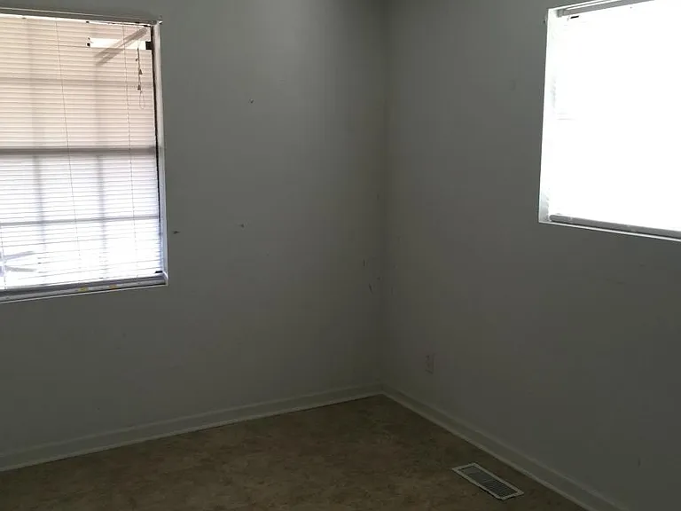 804 Austin Ave — Photo 4