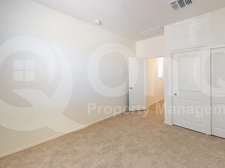 1108 S 5th St — Photo 12