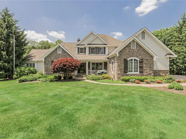 7545 Trails End, Chagrin Falls, OH 44023