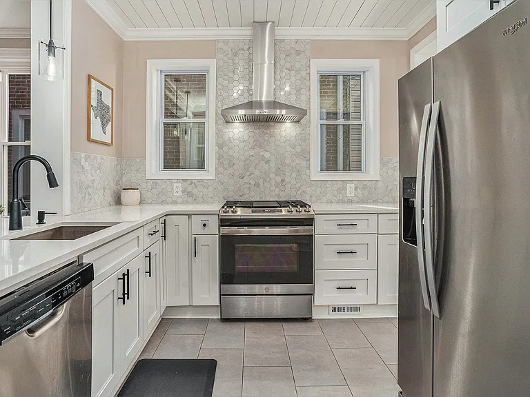 351 Washington Ave — Photo 12
