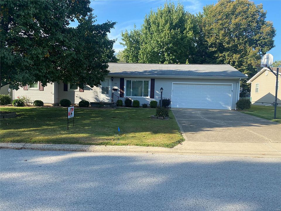 1311 Chestnut St, Greenville, IL 62246 Zillow