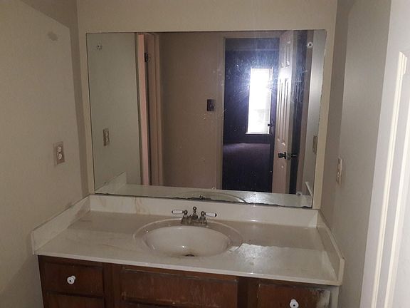 5th image of 4588 Blandford Dr