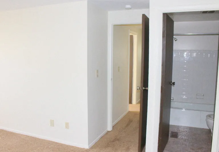 5618 Troy Villa Blvd — Photo 8