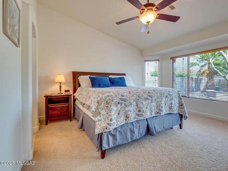 61736 E Oakwood Dr — Photo 10
