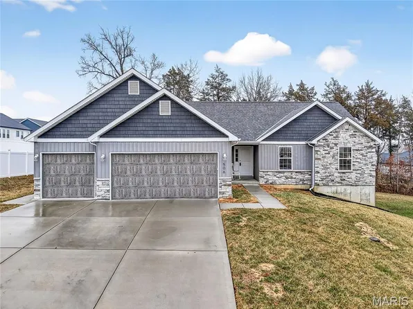 506 Hickory Knoll Dr, Troy, MO 63379