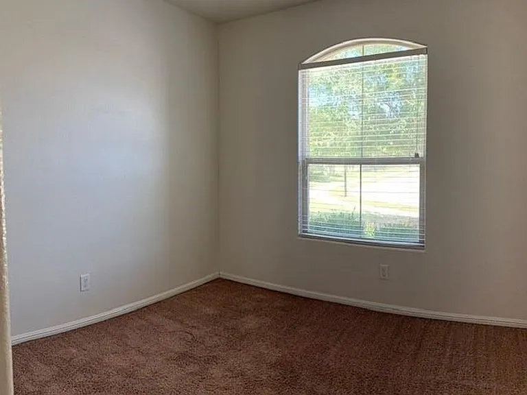 945 Loftin St — Photo 10
