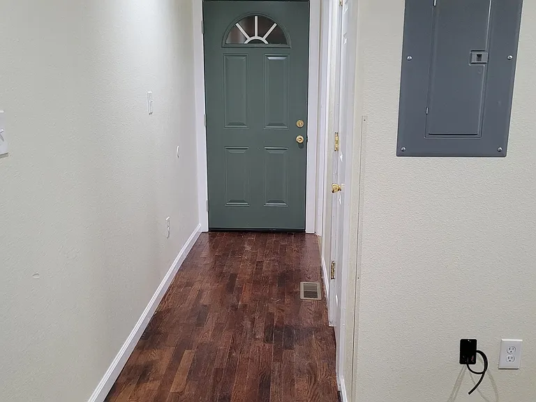 407 S 9th St #4 — Photo 6